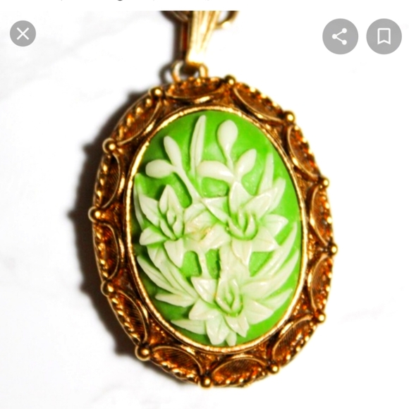 locket - Picture 1 of 3